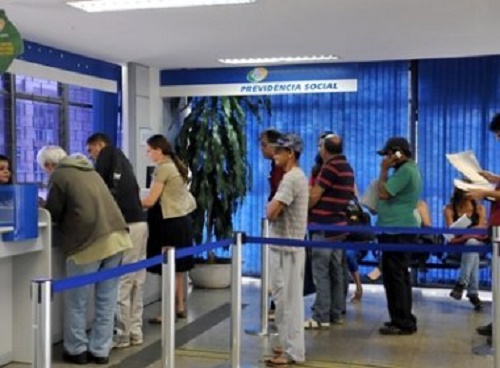 INSS estende prazo para aposentados declararem que estão vivos