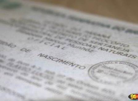 Em decisão inédita da Justiça criança de cinco anos terá nome de três mães no certidão de nascimento